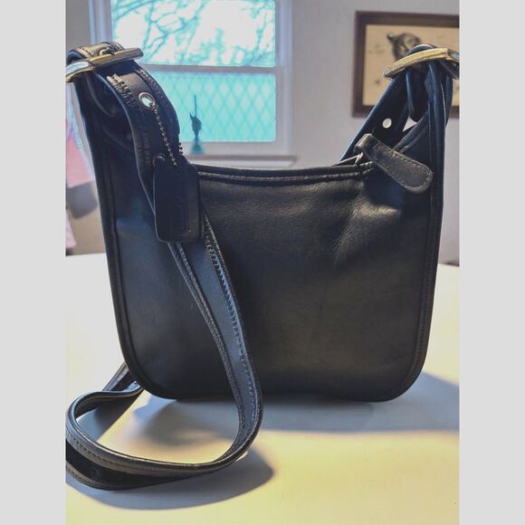 Vintage Coach Janice Legacy Black Crossbody Style # 9950 - Picture 2 of 14